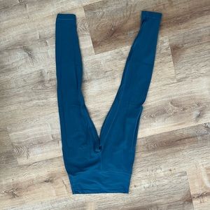 Lululemon Align Pant size 6 in teal (as is: has piling!)